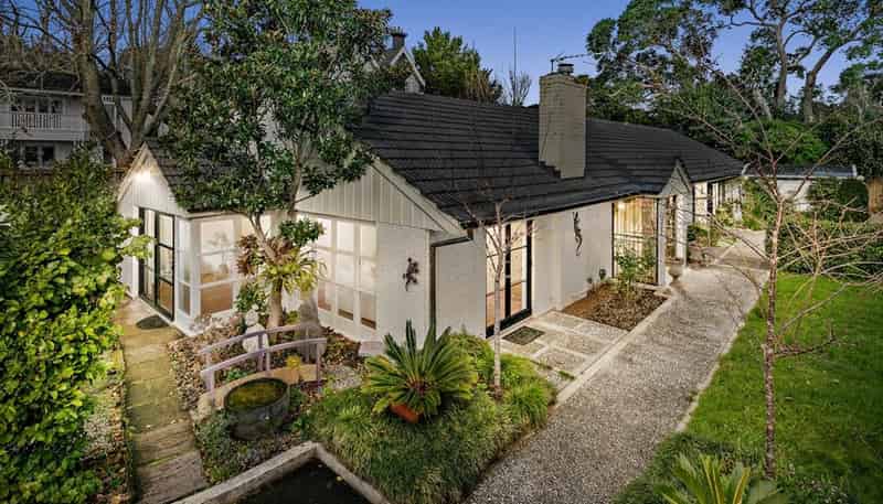 7 Coronation Road, Epsom