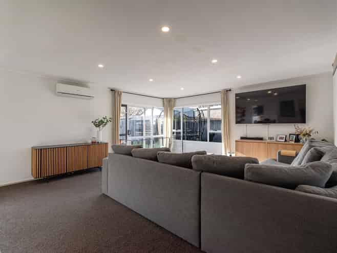 422a Botanical Road, West End