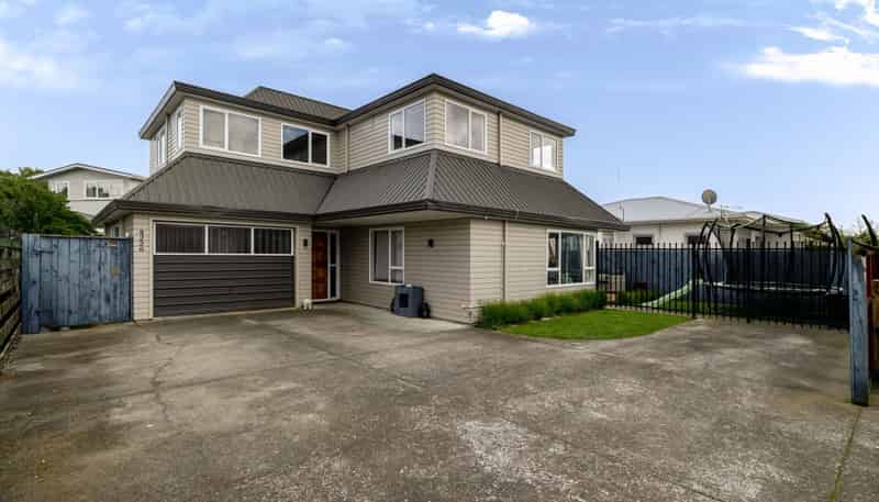 422a Botanical Road, West End