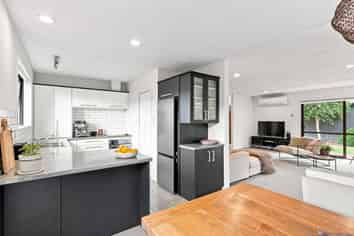 72 Sarabande Avenue, Redwood