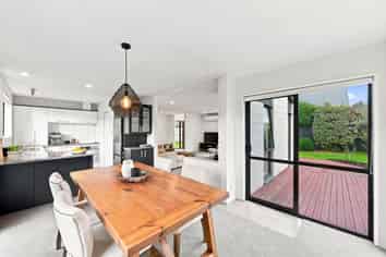 72 Sarabande Avenue, Redwood