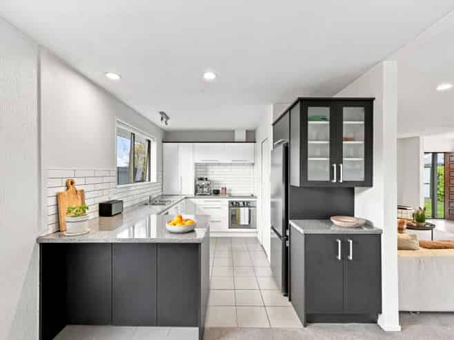 72 Sarabande Avenue, Redwood