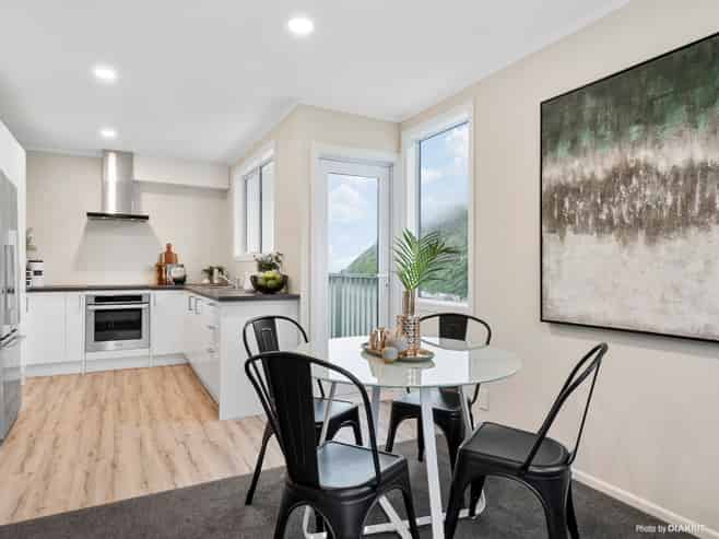 3/6 Robertson Street, Owhiro Bay