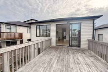 16 Baumea Rise, Massey