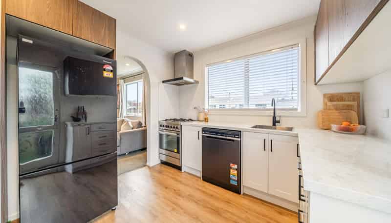 1/3 Omaha Grove, Totara Park
