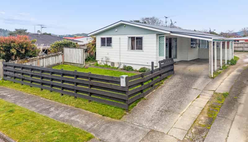 1/3 Omaha Grove, Totara Park