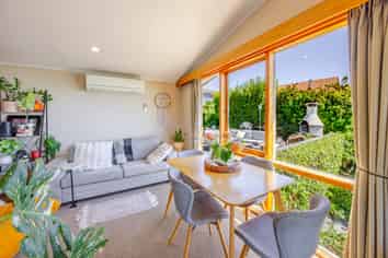 5 Seapoint Road, Bluff Hill