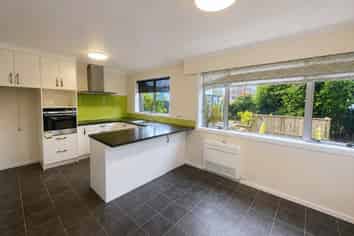 6 Tybalt Street, Stratford