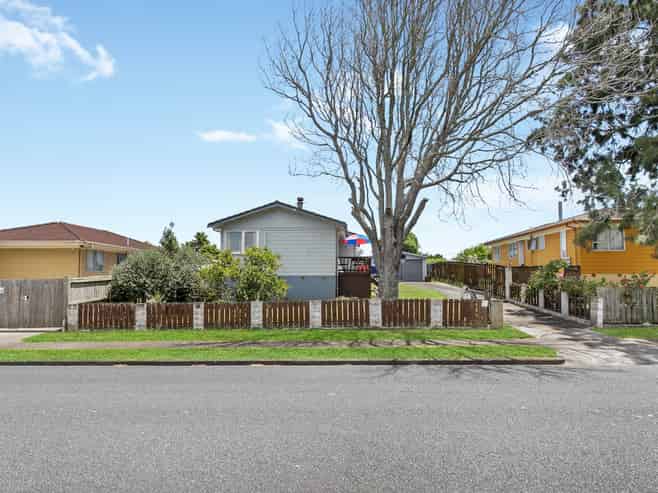 7 Moncrieff Avenue, Clendon Park