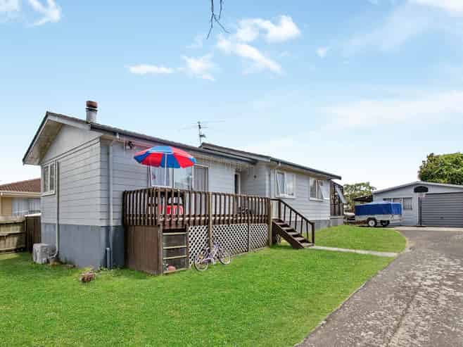 7 Moncrieff Avenue, Clendon Park