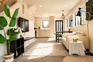 4/241 Lincoln Road, Addington