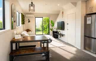4/241 Lincoln Road, Addington