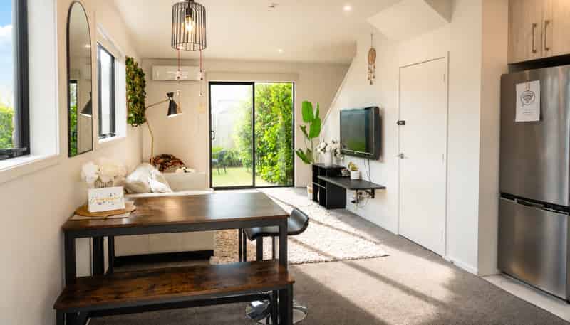 4/241 Lincoln Road, Addington