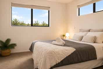 4/241 Lincoln Road, Addington