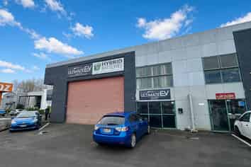 215M² WAIRAU WORKSHOP  EX-AUTOMOTIVE
