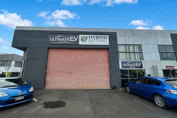 215M² WAIRAU WORKSHOP  EX-AUTOMOTIVE
