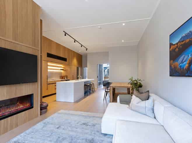 24/2 McKinlay Lane, Jacks Point