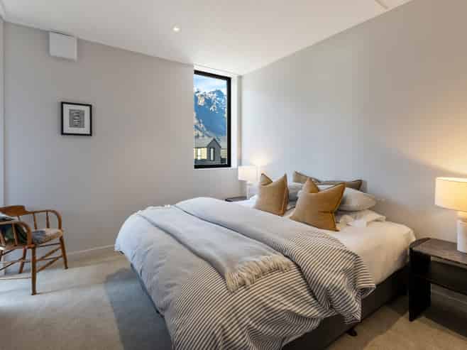 24/2 McKinlay Lane, Jacks Point