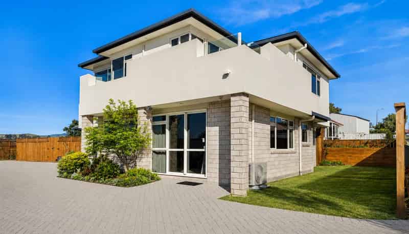 44 Diamond Head, Hairini