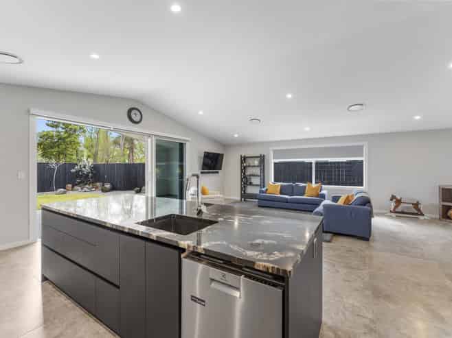 16 Ivy Lane, Kelvin Grove
