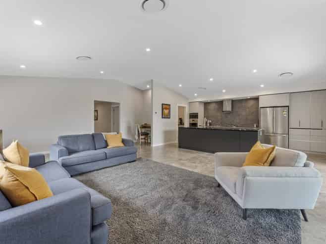 16 Ivy Lane, Kelvin Grove