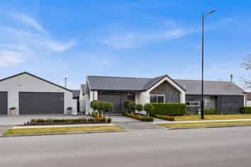  43 Eastfield Drive, Lincoln