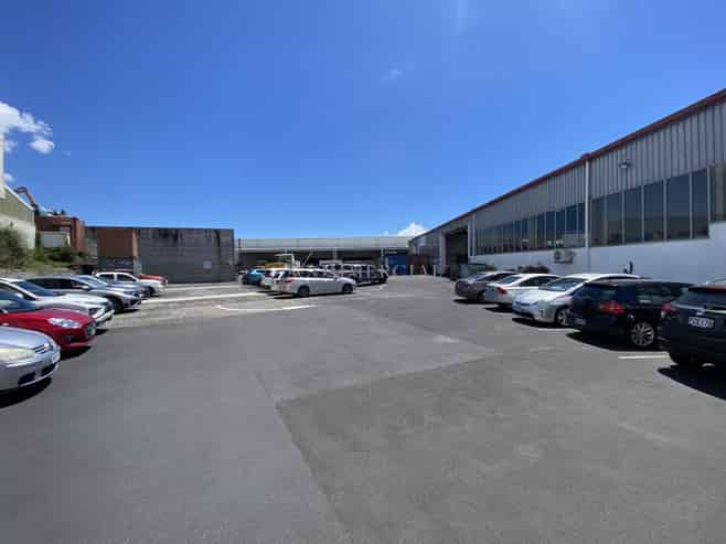2,106sqm Warehouse + Yard | Half Price Rent!