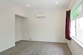 512 Eastbourne Street East, Akina