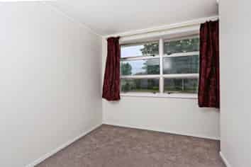 512 Eastbourne Street East, Akina