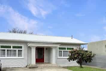 512 Eastbourne Street East, Akina
