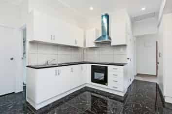 512 Eastbourne Street East, Akina