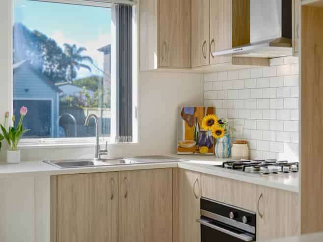 6 Riroriro Close, Papakura