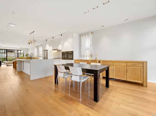 11 Picnic Point Road, Hobsonville
