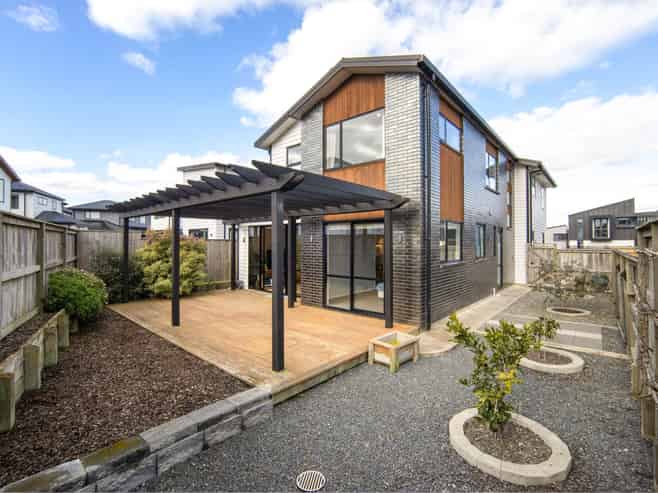11 Picnic Point Road, Hobsonville