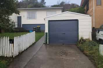 12 Tyrone Grove, Wainuiomata