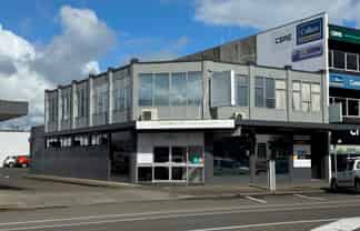 Prominent Broadway Office With 14 Car Parks