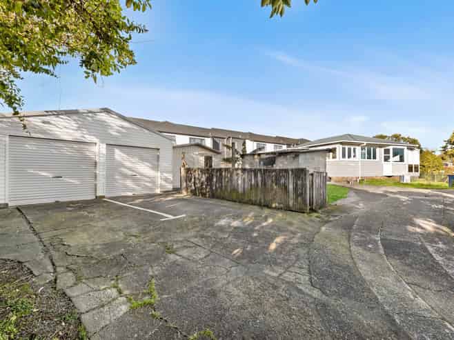 74 McLeod Road, Te Atatu South