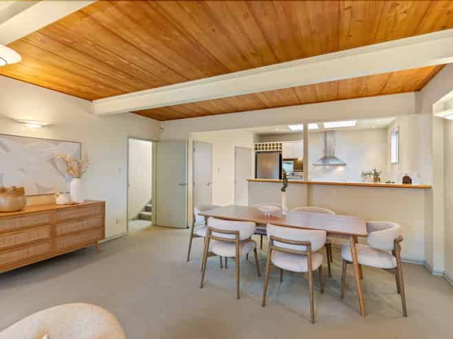 2/145 Victoria Road, Devonport