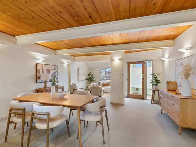 2/145 Victoria Road, Devonport