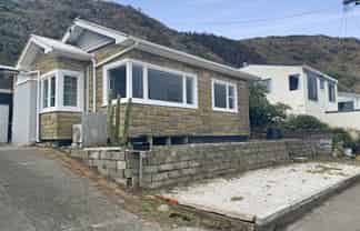 37 Moa Point Road , Lyall Bay