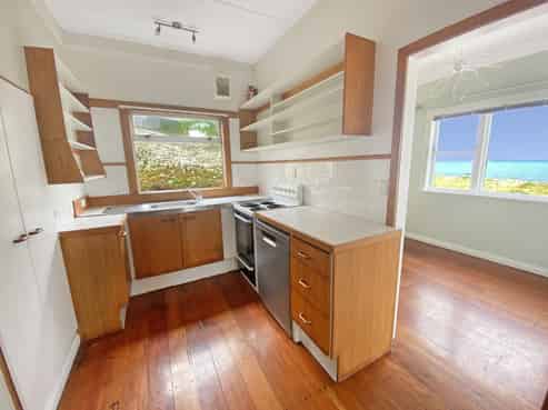 37 Moa Point Road , Lyall Bay