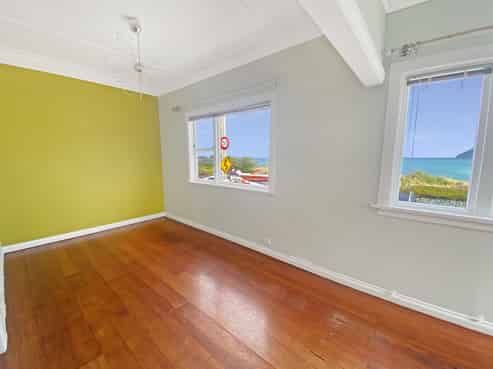 37 Moa Point Road , Lyall Bay