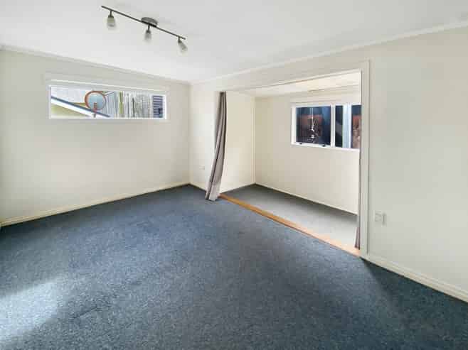 37 Moa Point Road , Lyall Bay