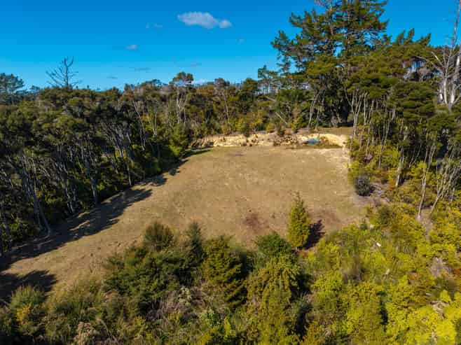  Aucks Road, Russell