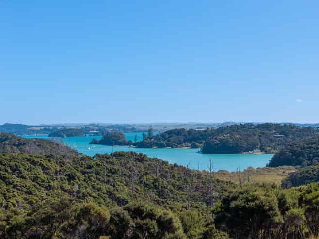  Aucks Road, Russell