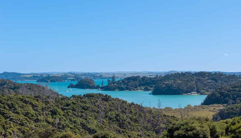  Aucks Road, Russell