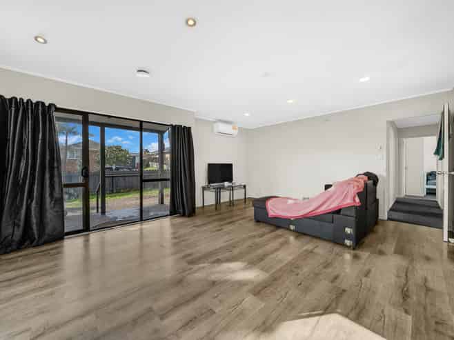 2/60 Cargill Street, Papakura