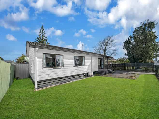 2/60 Cargill Street, Papakura