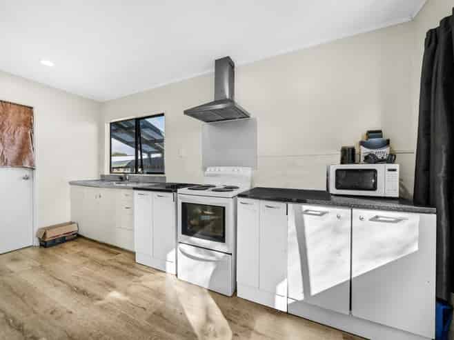 2/60 Cargill Street, Papakura