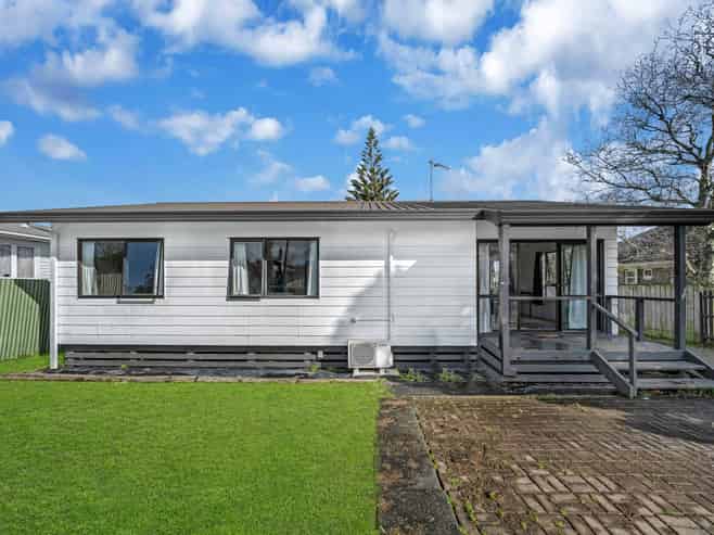 2/60 Cargill Street, Papakura